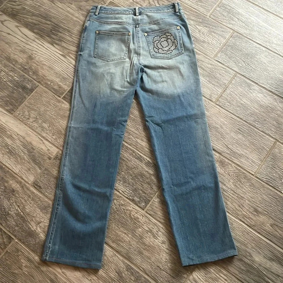 St. John straight leg jeans Embellished Crystal Rose on back pocket women’s sz 2 - Picture 10 of 12